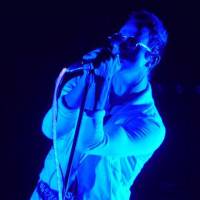 Glasvegas laveren tussen Pet Shop Boys en Elvis