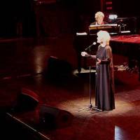 Petula Clark is een echte Dame.