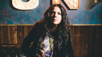 Ferveur et virtuosité : Sari Schorr enflamme le Zik-Zak de son blues incandescent…