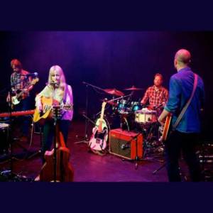 Lanterns On The Lake - Bezwijkt onder zwaarmoedigheid