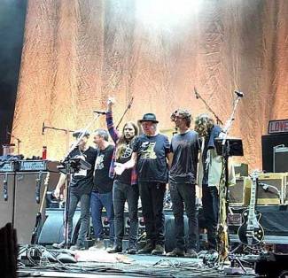 Neil Young + Promise Of The Real - Nog lang geen oude man