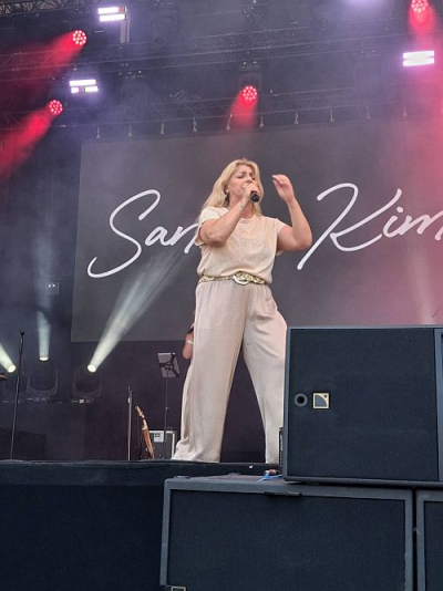 Sandra Kim bewijst op de Fonnefeesten veel meer te zijn dan een one-hitwonder