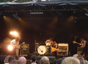 Sons - Holy garden session - Hard rockende zonen staan als een huis