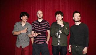 Mike Watt parmi le Billions of Comrades…