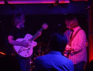 Ethan Johns with The Black Eyed Dogs - Balancerend tussen Britse folk en americana