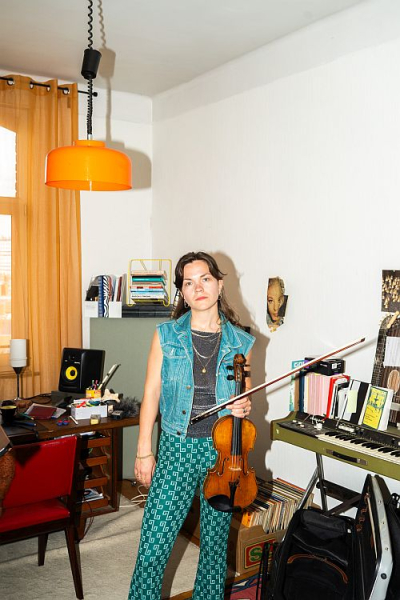Klinck Trio (Elisabeth Klinck) – Ik vind gewoonweg  veel verschillende dingen mooi. Het prikkelt me om er iets mee te doen. We kunnen niet in de toekomst kijken, maar zolang dingen op mijn pad komen, is het eindeloos