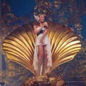 Kylie Minogue crève l’écran en Aphrodite