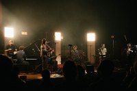 Yarno Matoka – In de jazz, ook al voeg ik er andere elementen aan toe, en probeer ik mijn eigen ideeën te plaatsen, je moet ermee spelen, maar de basis van jazz trouw blijven