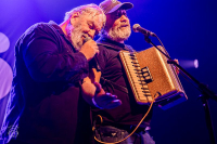 De Dolfijntjes toveren 'Muur van Liefde' in uitverkochte Cactus Club