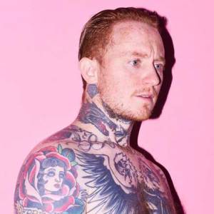 Dévastateur sur les planches, mais on est loin de l’anarchie punk de la fin des 70’s…