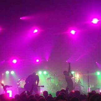 Duidelijke boodschap van Angels &amp; Airwaves: love