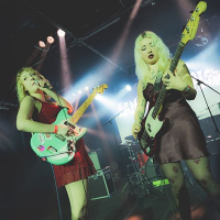 Lambrini Girls - ‘Riot Grrrl’ furie in het kwadraat