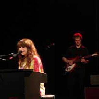 Een nieuwe Chrissie Hynde leek herboren onder Kate Nash