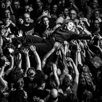 Lambrini Girls, Enola gay, Ancienne Belgique, Brussel op 8 december 2025 – Pics