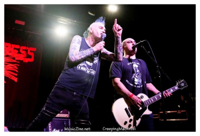 Funeral Dress – Een ‘Goodbye?' door de grote poort