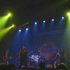 Funeral Dress en Belgian Asociality: Belgische punkbands vieren feest