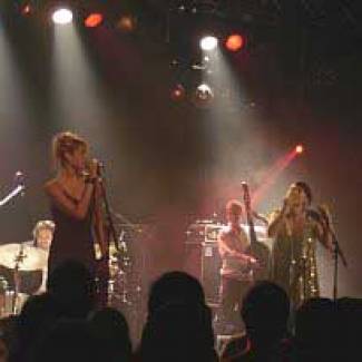 Nouvelle Vague gaven de perfecte sensuele (tong) kus