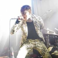 Frank Carter and the Rattlesnakes- Rock’n’roll stagedive!