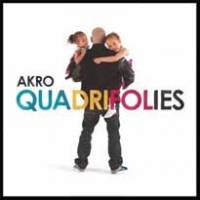 Akro se coupe en quatre pour faire des folies…