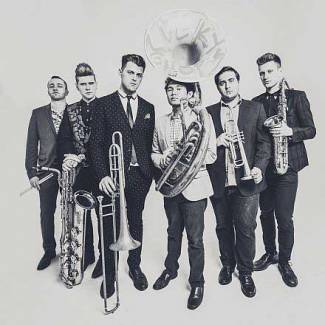 Lucky Chops - Omver geblazen.