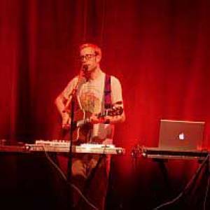 James Yuill: singer/songwriting versmelten met een hippe clubsfeer