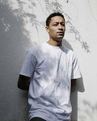 Loyle Carner - Familiale gezelligheid