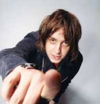 Julian Casablancas fait lui aussi cavalier seul