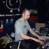 U zalig overgeven aan de DJ-set van Mr. Scruff