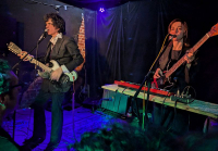 Escape-ism - Rock-'n-roll op zijn elementairst