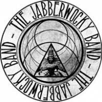 De l'autre côté de l'Escalier, apparaît The Jabberwocky Band