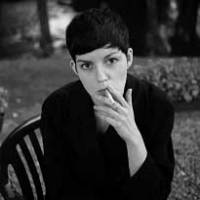 Mélanie Isaac présente un nouveau clip envoûtant 