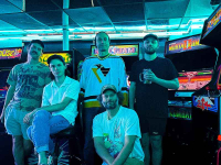 Une collaboration entre Chat Pile et Hayden Pedigo