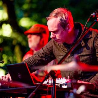 Tortoise – Heerlijk, aangenaam, avontuurlijk concert in het idyllische Rivierenhof