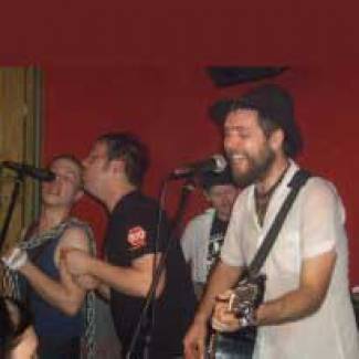 Graveyard Train - Akoestische groep overrompelt de Pit's
