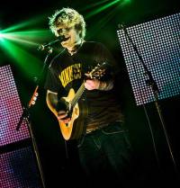 Ed Sheeran – Tienermeisjes gaan plat voor de 21 jarige sing/songwriter