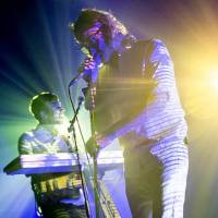 El Vy – Ook Matt Berninger heeft zijn funky kant