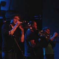 Beirut: balorkest zorgt voor een klein uurtje entertainment en speelplezier