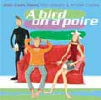 A bird on a poire