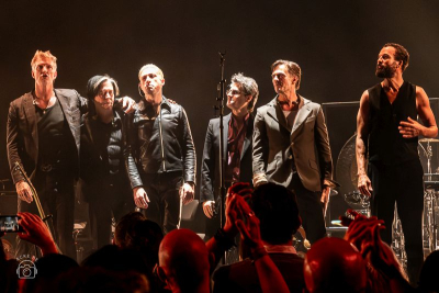 Queens of the Stone Age – QOTSA graaft dieper dan ooit met The Catacombs Tour