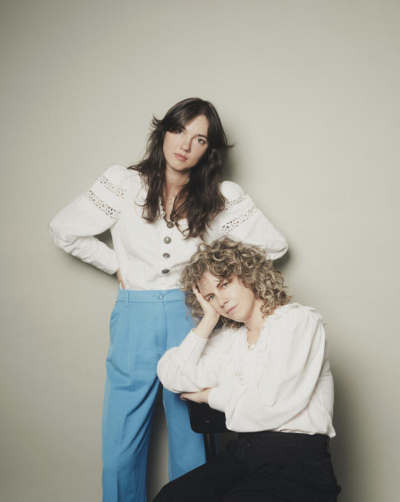 Marie Klock et Anadol : deux amies, une manivelle, et un album qui tourne tout seul