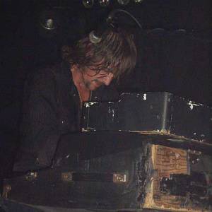 James Leg - Ondanks een sputterende piano in grootse doen