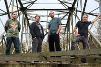 LowMad - We laten ons niet vastpinnen op één genre. Niet teveel over nadenken en gewoon doen wat we graag doen, vanuit ons buikgevoel!